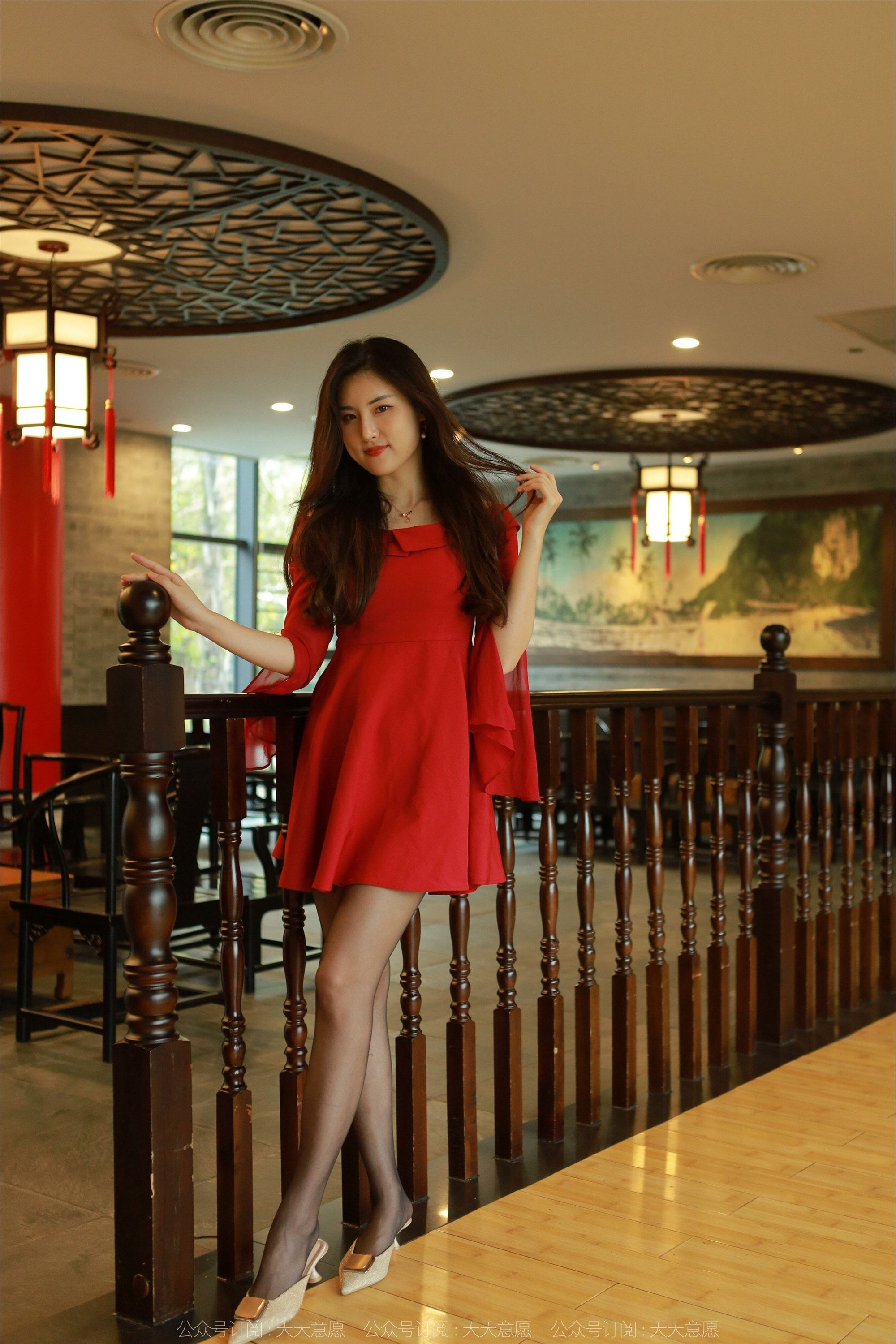 IESS异思趣向  2022.05.08 丝享家 1082：小宝《红裙女神》